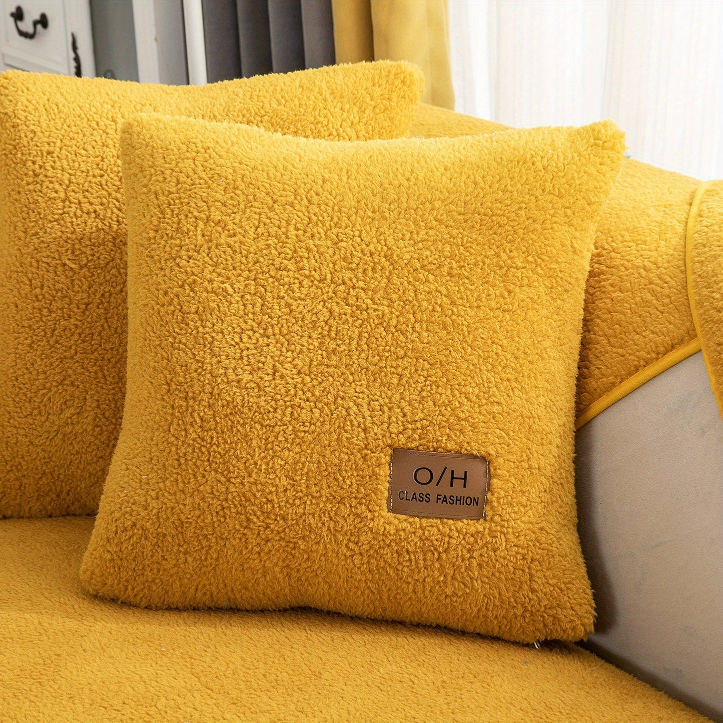 1pc Thickened Sherpa Velvet Sofa Slipcover, Pets Dog Friendly, Sherpa Fleece Sofa Couch Cover, Furniture Protector Fuzzy Non Slip Sofa Slipcover, For Bedroom Office Living Room Decor