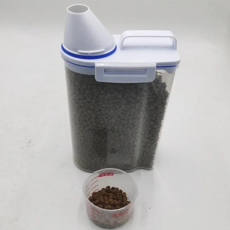 1.5kg/2kg Large Capacity Pet Food Storage Container - Airtight, Moisture-Proof, and Pest-Controlled Plastic Bucket with Measuring Cup, Handle, and Scoop Design for Easy Food Management and Freshness Preservation