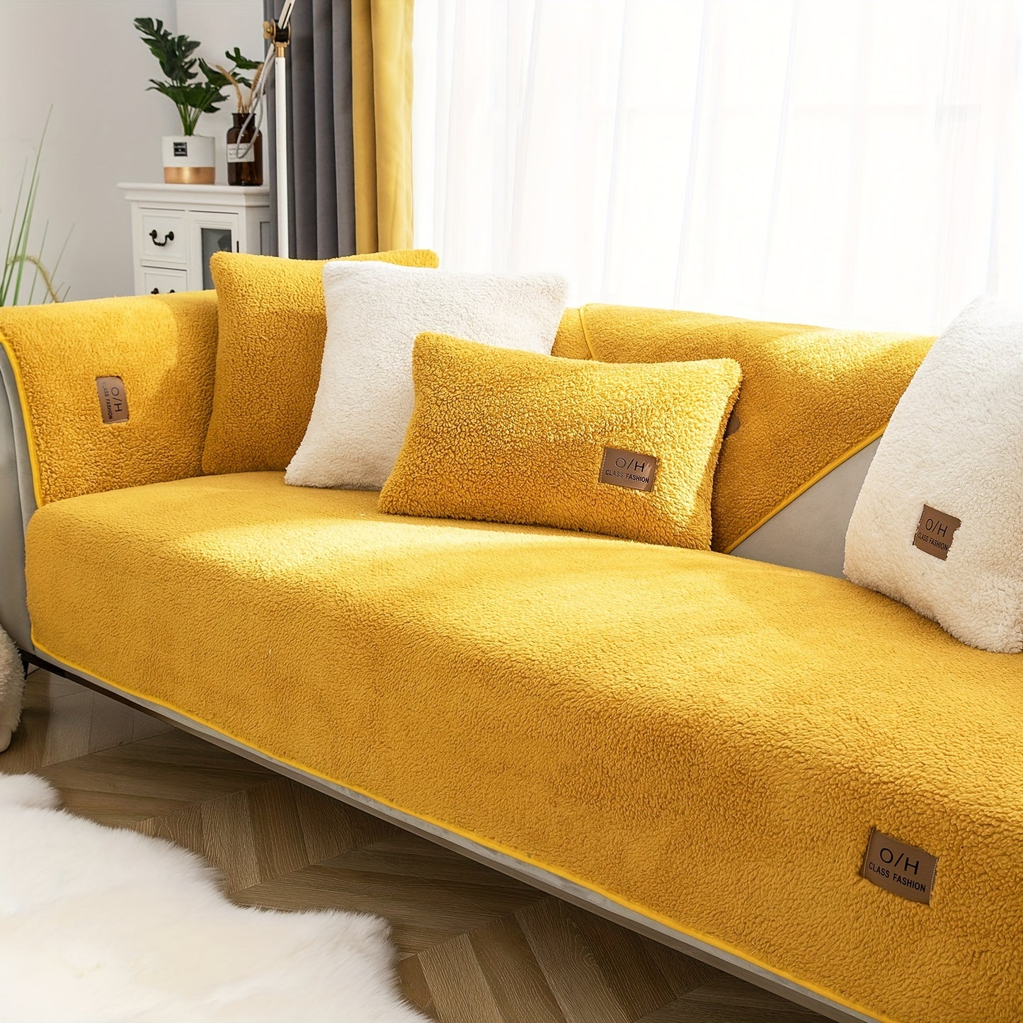 1pc Thickened Sherpa Velvet Sofa Slipcover, Pets Dog Friendly, Sherpa Fleece Sofa Couch Cover, Furniture Protector Fuzzy Non Slip Sofa Slipcover, For Bedroom Office Living Room Decor