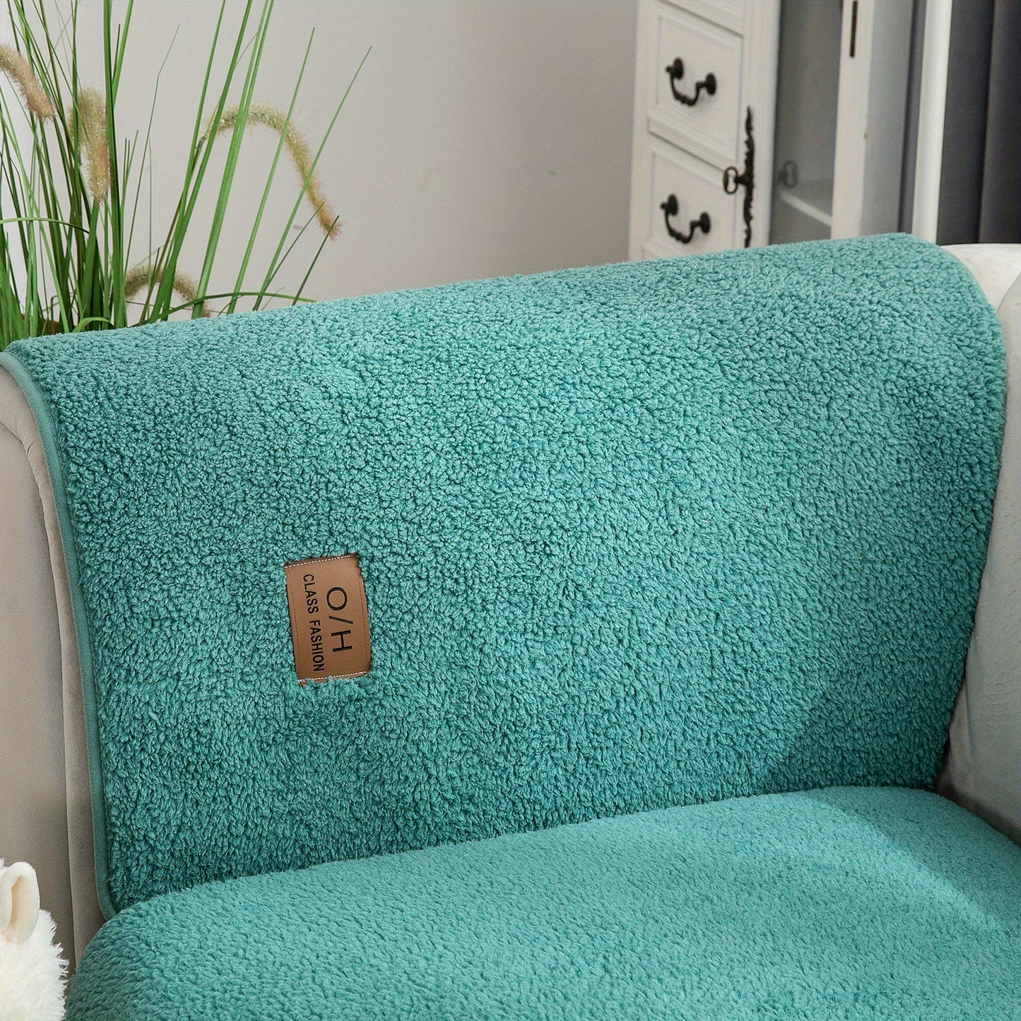 1pc Thickened Sherpa Velvet Sofa Slipcover, Pets Dog Friendly, Sherpa Fleece Sofa Couch Cover, Furniture Protector Fuzzy Non Slip Sofa Slipcover, For Bedroom Office Living Room Decor
