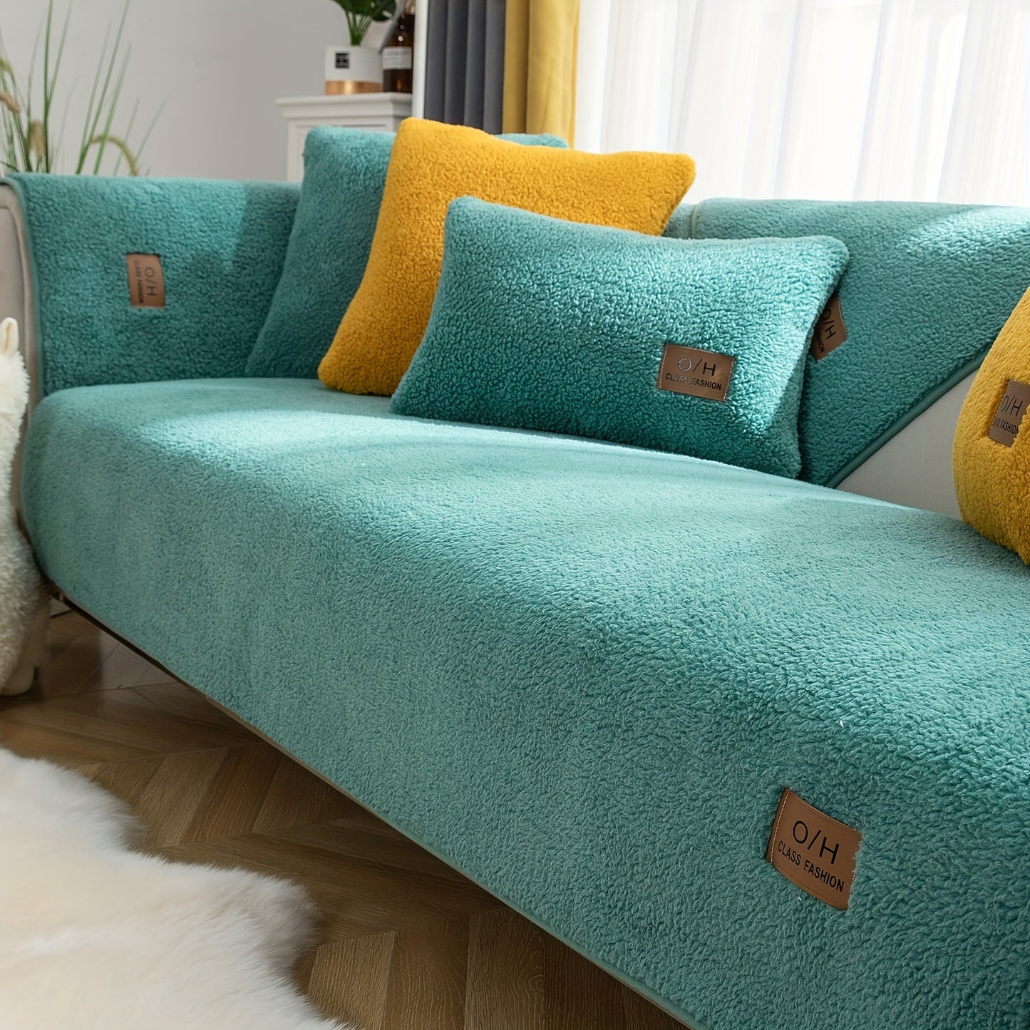 1pc Thickened Sherpa Velvet Sofa Slipcover, Pets Dog Friendly, Sherpa Fleece Sofa Couch Cover, Furniture Protector Fuzzy Non Slip Sofa Slipcover, For Bedroom Office Living Room Decor