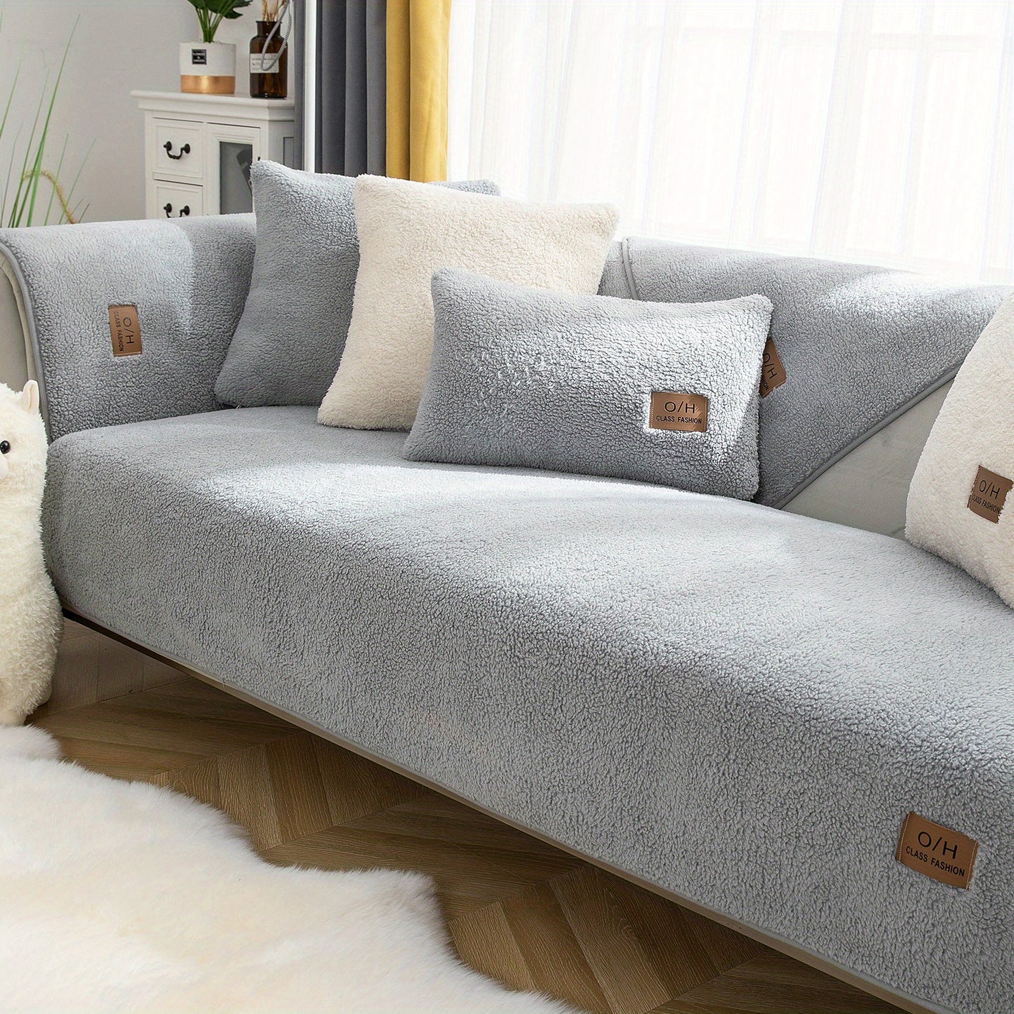 1pc Thickened Sherpa Velvet Sofa Slipcover, Pets Dog Friendly, Sherpa Fleece Sofa Couch Cover, Furniture Protector Fuzzy Non Slip Sofa Slipcover, For Bedroom Office Living Room Decor
