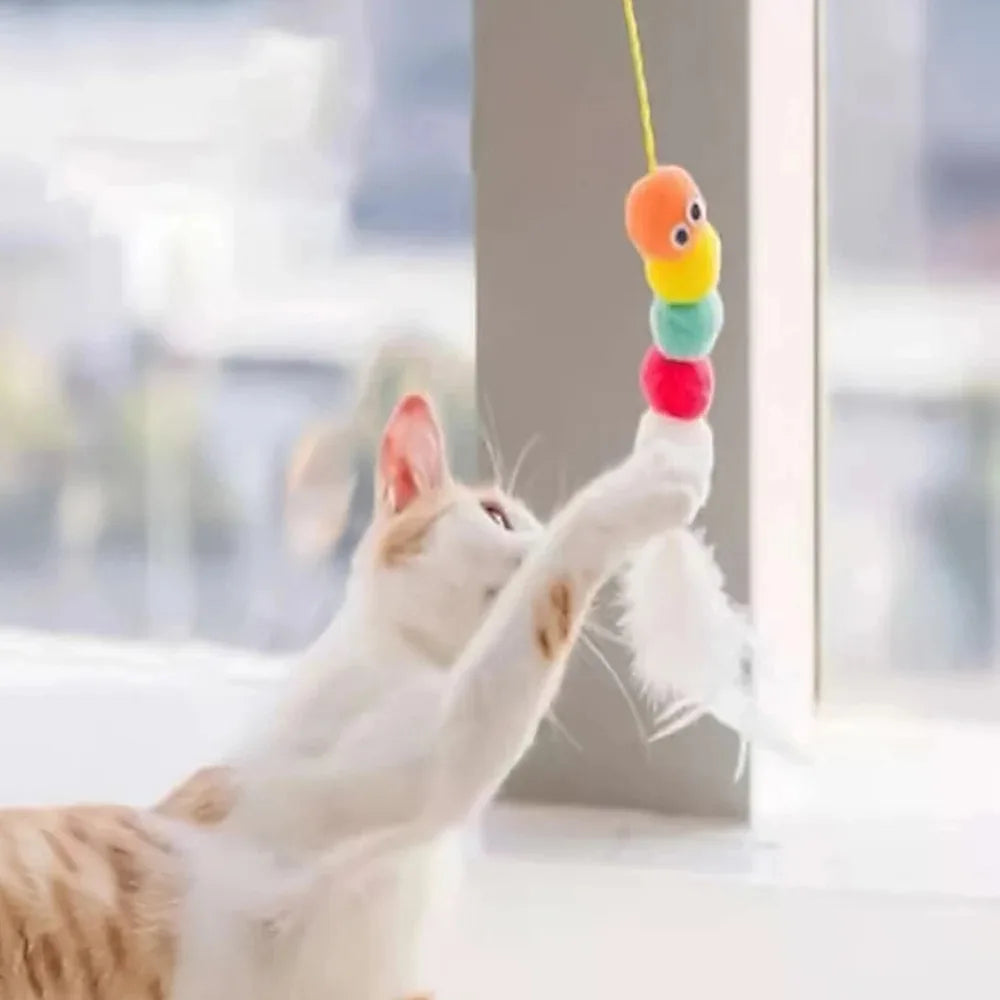 Juguete para gatos con forma de oruga y bola de plumas, juguete para mascotas, cuerda retráctil colgante con sonido.