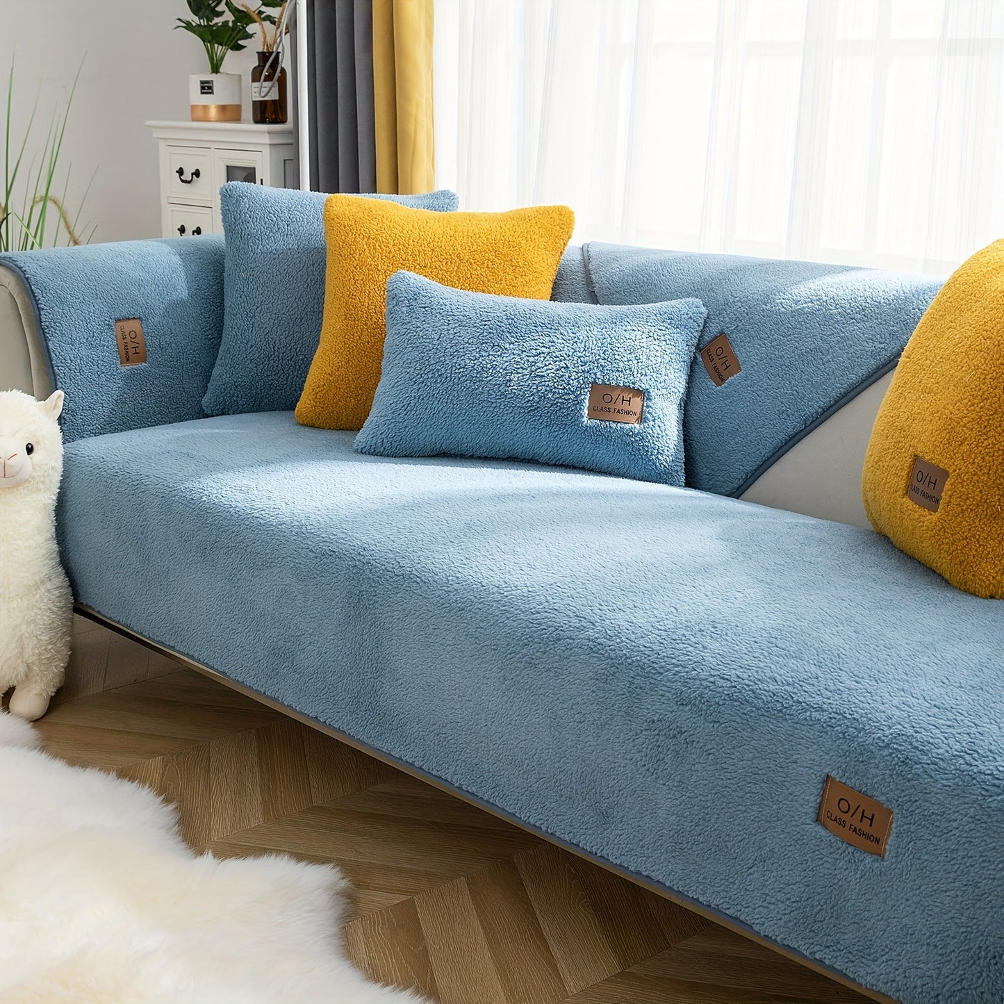 1pc Thickened Sherpa Velvet Sofa Slipcover, Pets Dog Friendly, Sherpa Fleece Sofa Couch Cover, Furniture Protector Fuzzy Non Slip Sofa Slipcover, For Bedroom Office Living Room Decor