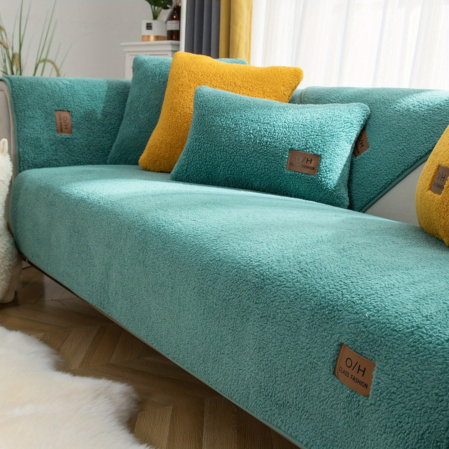 1pc Thickened Sherpa Velvet Sofa Slipcover, Pets Dog Friendly, Sherpa Fleece Sofa Couch Cover, Furniture Protector Fuzzy Non Slip Sofa Slipcover, For Bedroom Office Living Room Decor